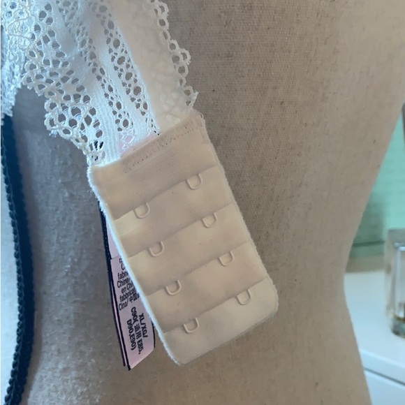 2 VICTORIA’S SECRET Strappy Bras ♥️ White ♥️ XL - Picture 14 of 16